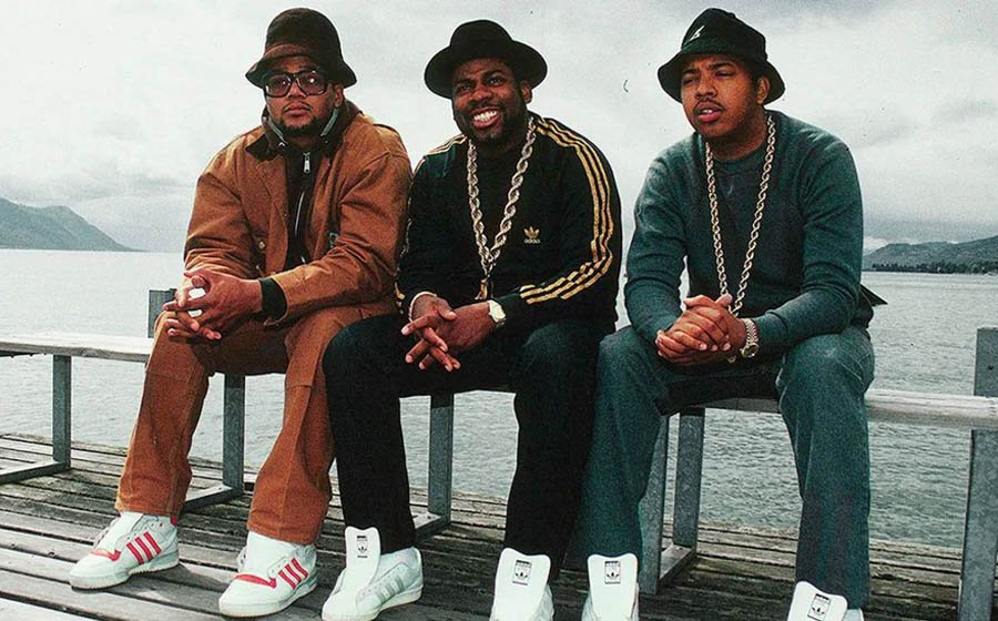 The lasting influence of 90s hip-hop fashion on modern streetwear and designer fashion