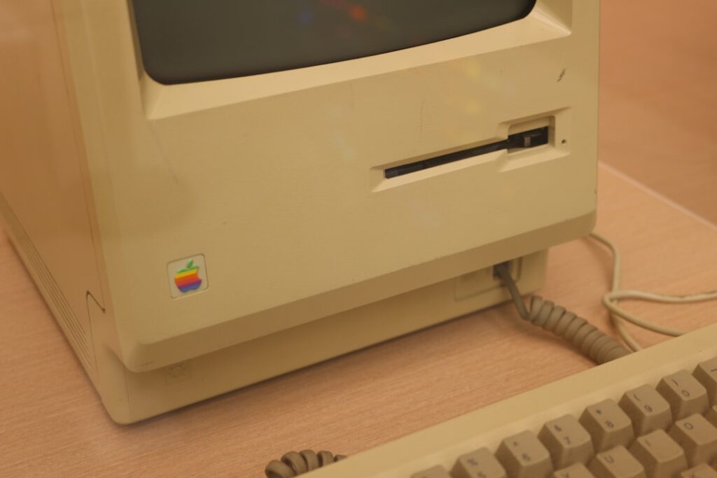 Classic Apple computer system showing the vintage technology that early internet pioneers used to access WikiWikiWeb