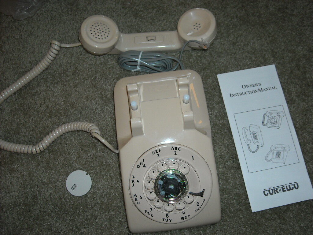 Cortelco Model 500 rotary phone classic American telephone design