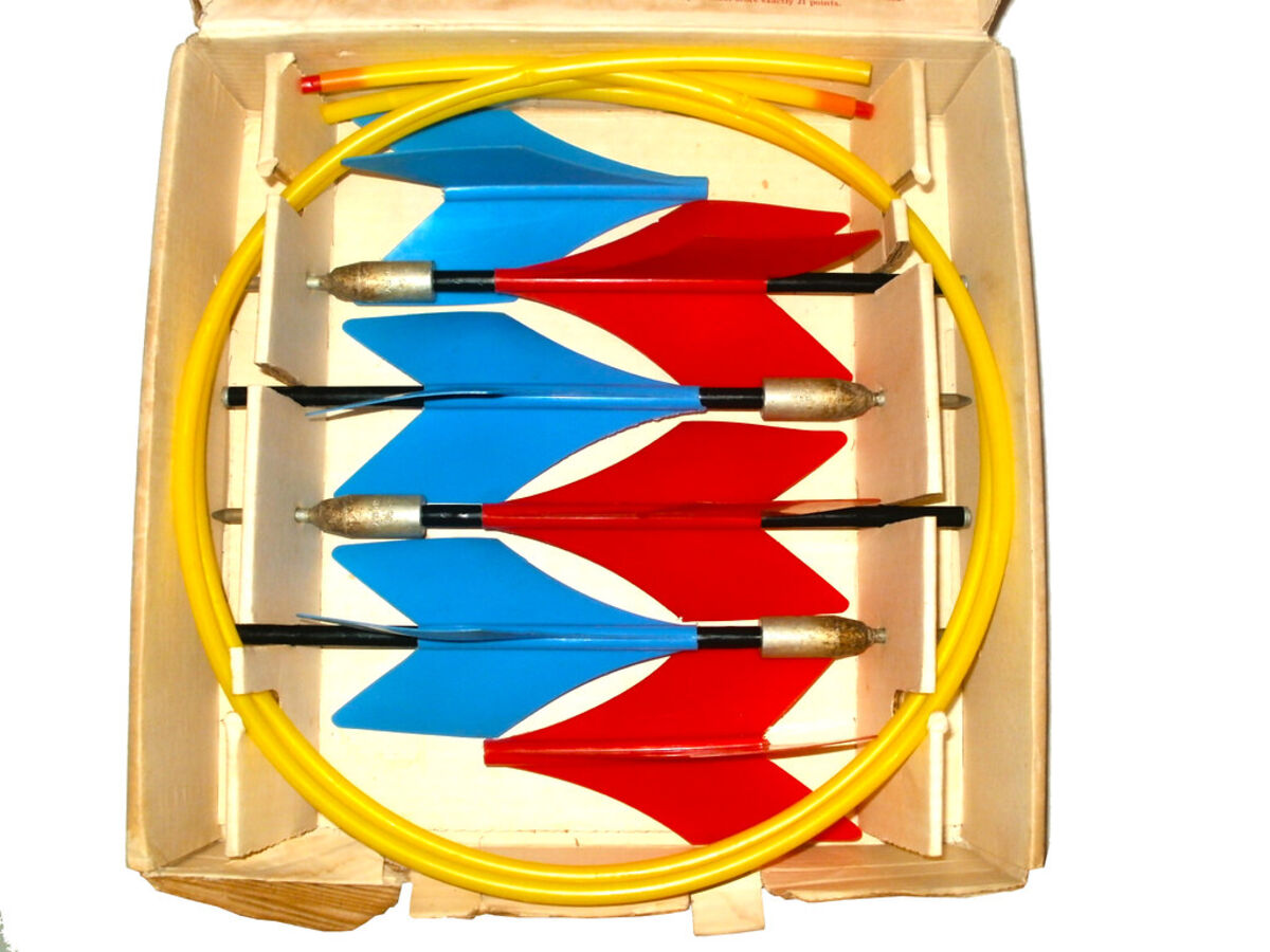 Vintage lawn darts Jarts complete set in original box with metal-tipped darts and yellow target ring