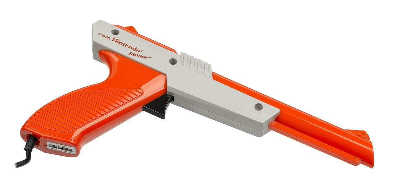 Nintendo NES Zapper light gun orange model Duck Hunt accessory retro gaming