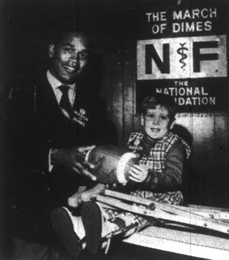 OJ Simpson at a March of Dimes event in 1970 during his NFL career