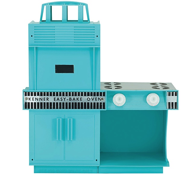 Original 1963 Kenner Easy-Bake Oven in turquoise with lightbulb baking technology