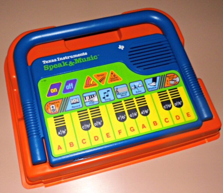 Speak and Spell Texas Instruments 1978 electronic learning toy children education