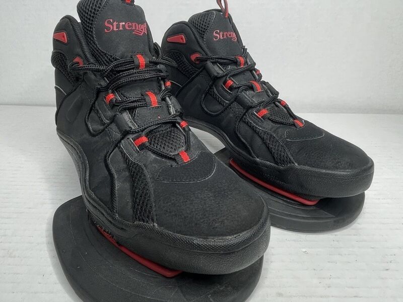 Strength shoes platform sole closeup plyometric