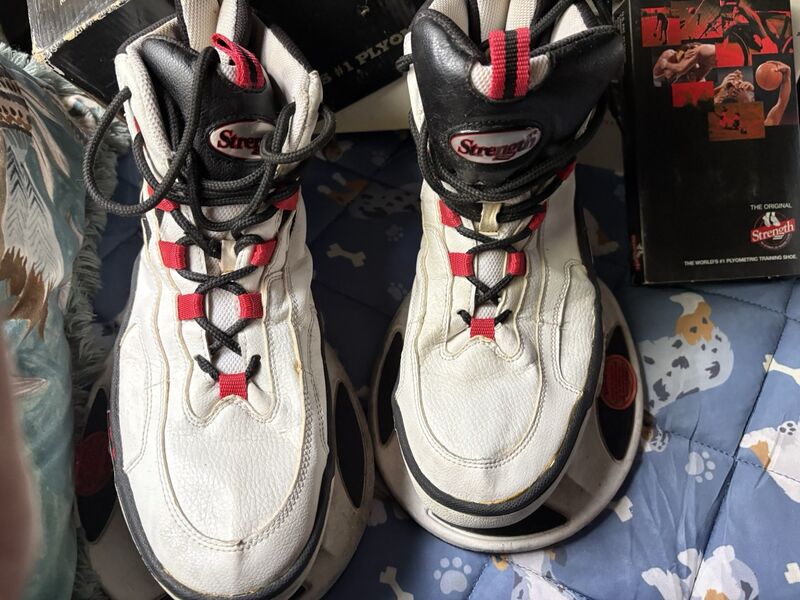 Strength shoes plyometric platform side view basketball training