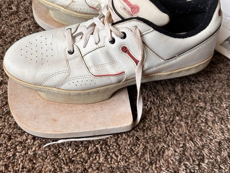 Strength shoes vintage 90s pair basketball training