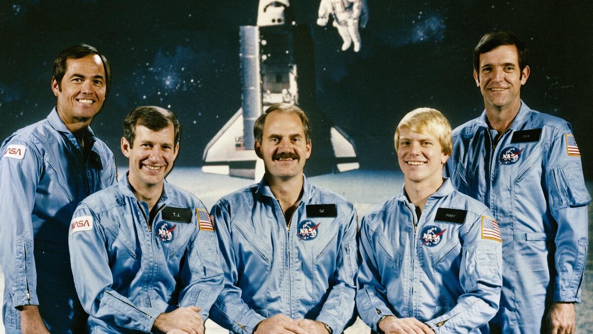 Long Duration Exposure Facility deployment during STS-41C