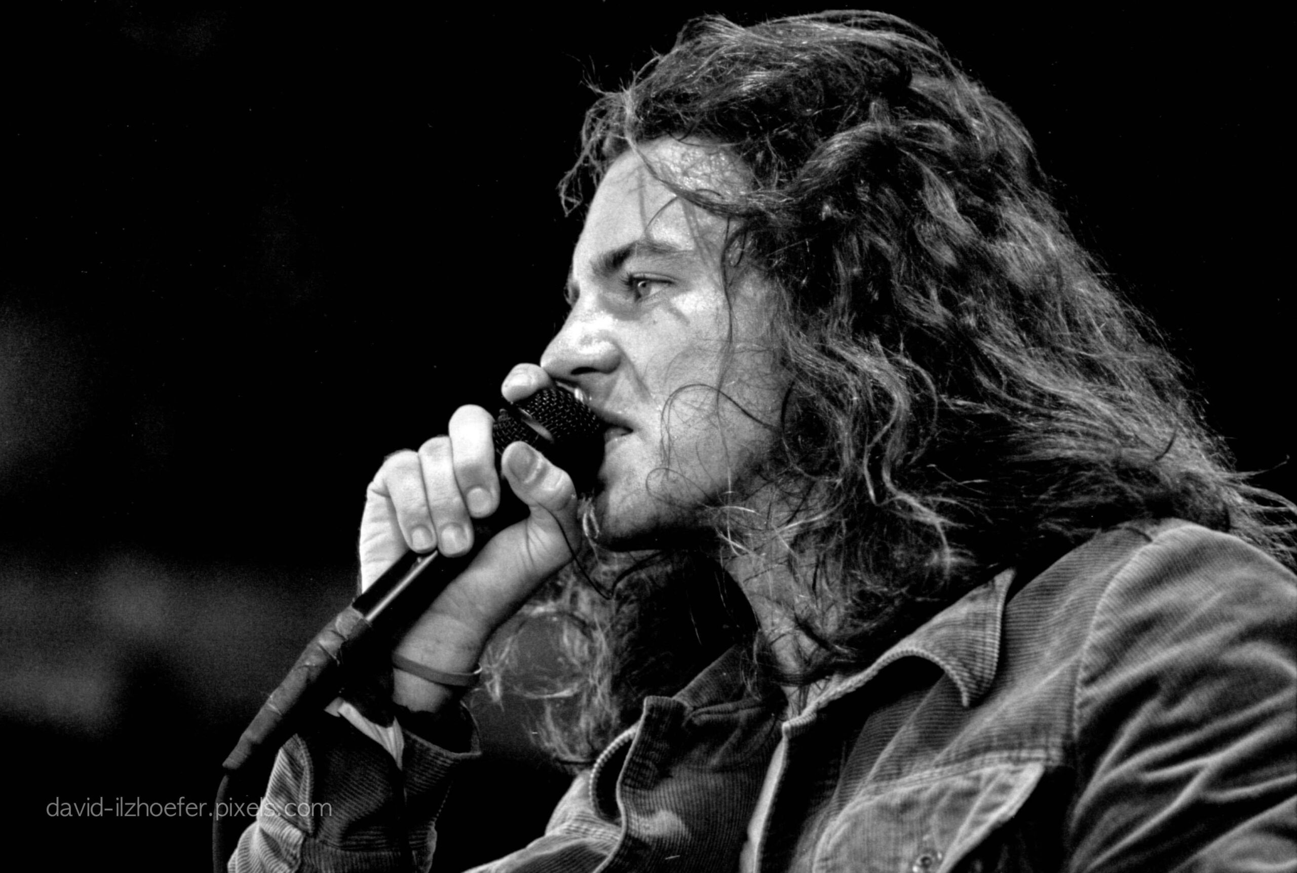 r/grunge - Eddie Vedder at the 1992 lollapalooza festival