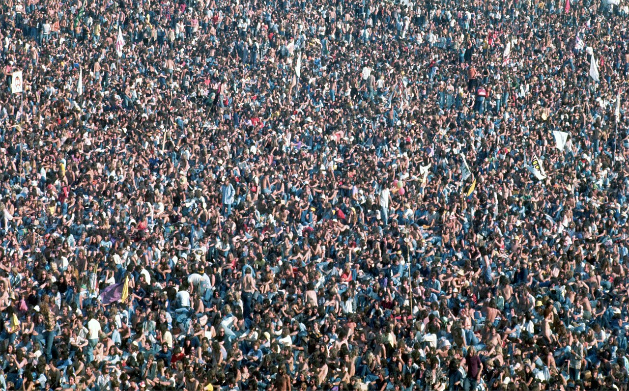 rock concert crowd