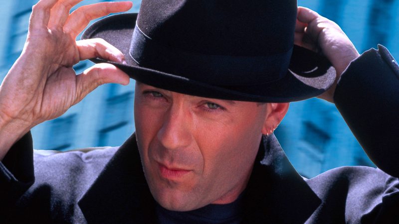 Hudson Hawk Bruce Willis fedora hat tip on New York City rooftop 1991
