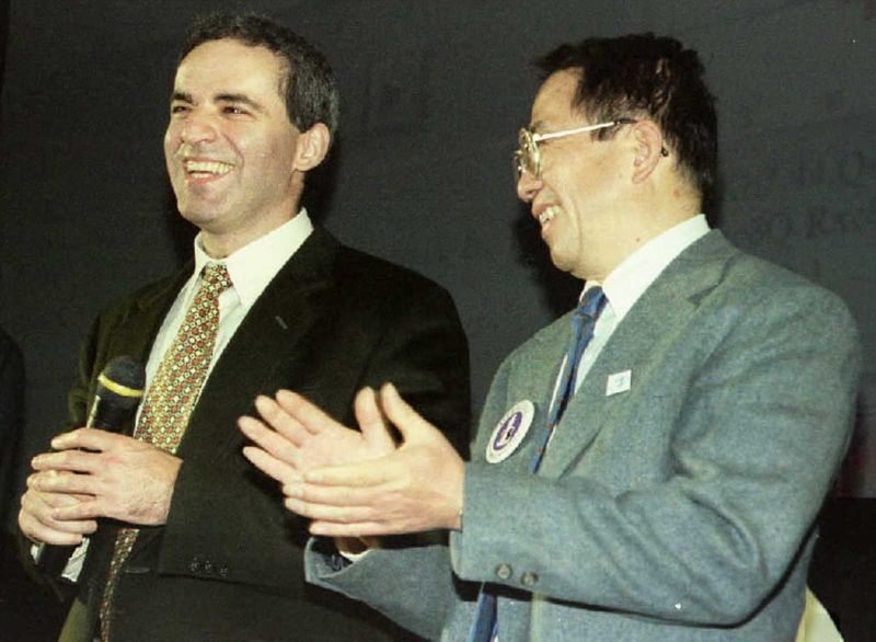 Garry Kasparov applauded by Deep Blue developer Chung-Jen Tan after 1996 match