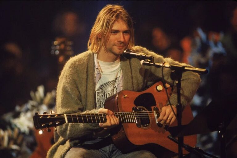 Kurt Cobain outfits — MTV Unplugged olive cardigan and white tee, 1993