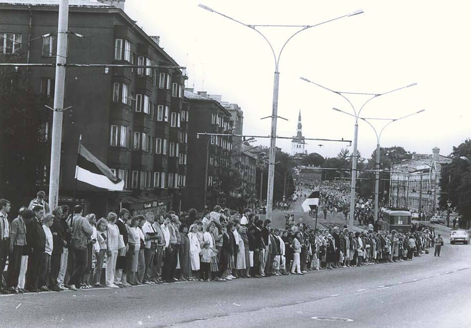 The Baltic Way human chain on August 23 1989 stretching through a city street as Lithuanians joined hands across the Baltic states against Soviet rule