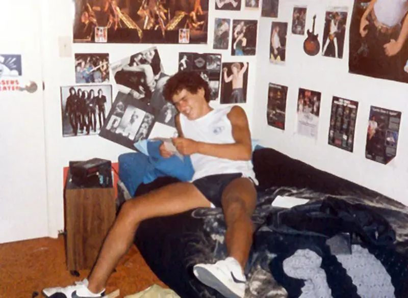 How we socialized before the internet 80s teen bedroom