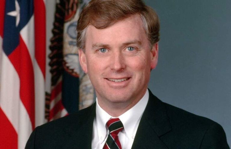 Vice President Dan Quayle official White House portrait, public domain