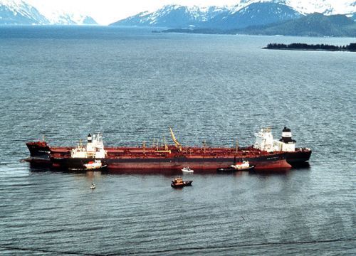 Exxon Valdez oil tanker grounded on Bligh Reef with Coast Guard response vessels in Prince William Sound 1989