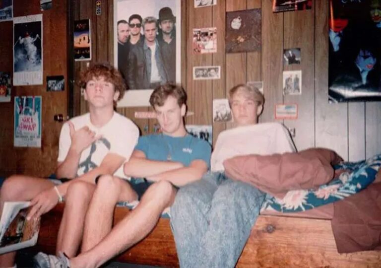 1-900 numbers and party lines Gen X bedroom scene