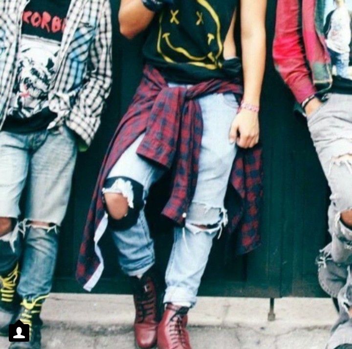 Kurt Cobain Flannel Outfit, Midwest Emo Flannel, Punk Flannel, Kurt Cobain Flannel, 1990s Fashion Trends, Kurt Cobain Blue Fl