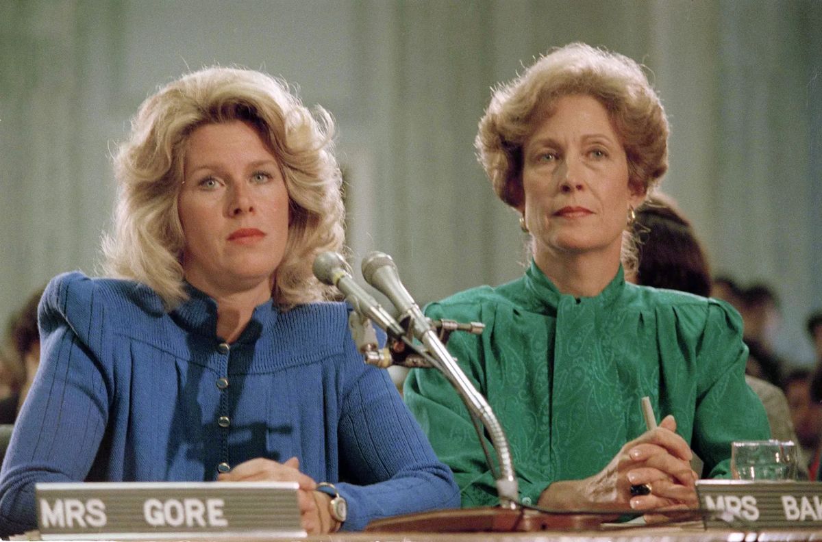 Tipper Gore and Susan Baker testifying about the parental advisory sticker at the 1985 PMRC Senate hearing