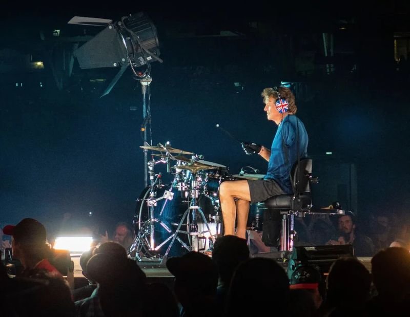 Rick Allen drumming one-armed for Def Leppard on the Stadium Tour