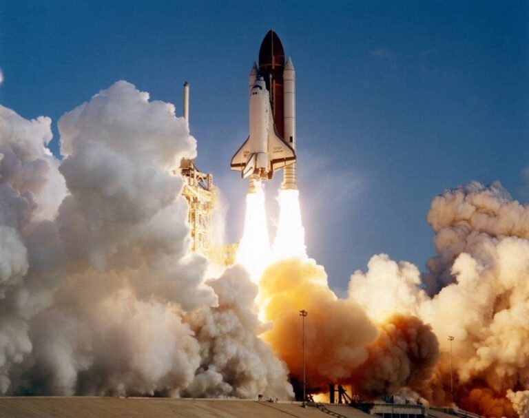 Space Shuttle Challenger STS-7 launch June 18 1983 Sally Ride first American woman in space