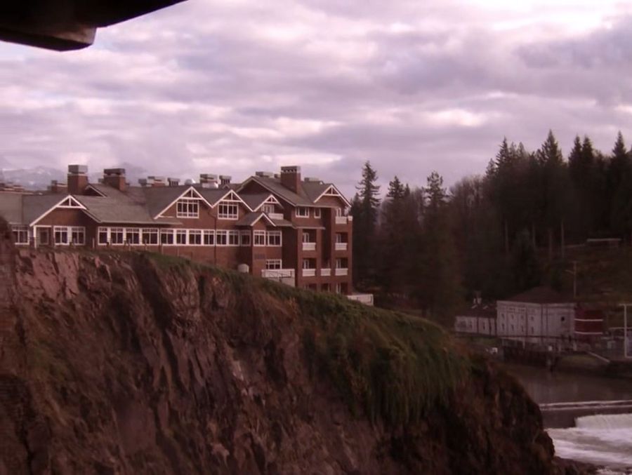 The Great Northern Hotel exterior — Salish Lodge in Snoqualmie used in Twin Peaks 1990