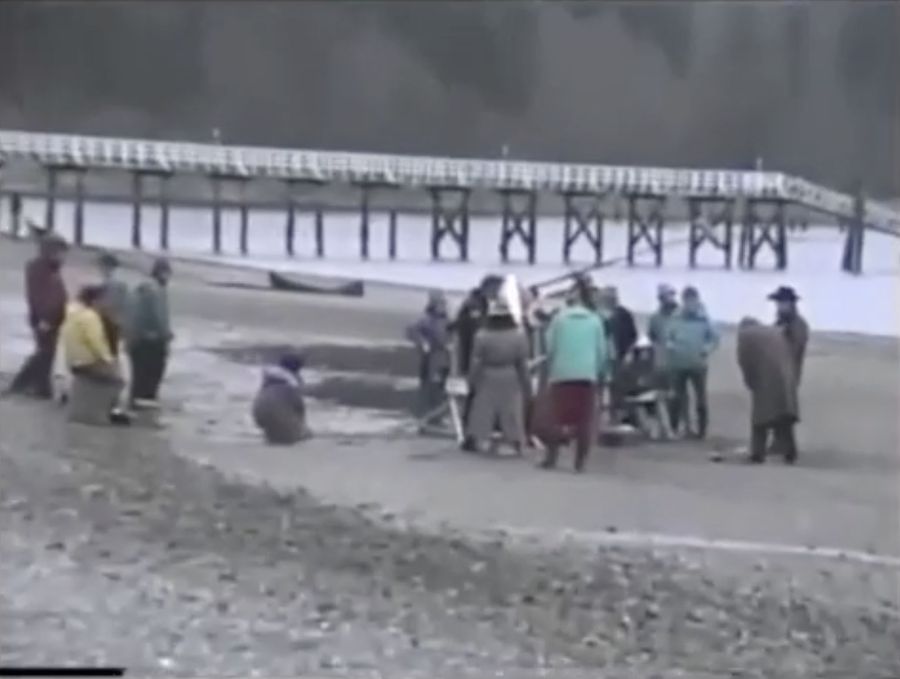 Behind the scenes filming the Twin Peaks pilot discovery of Laura Palmer scene on Kiana Lodge beach