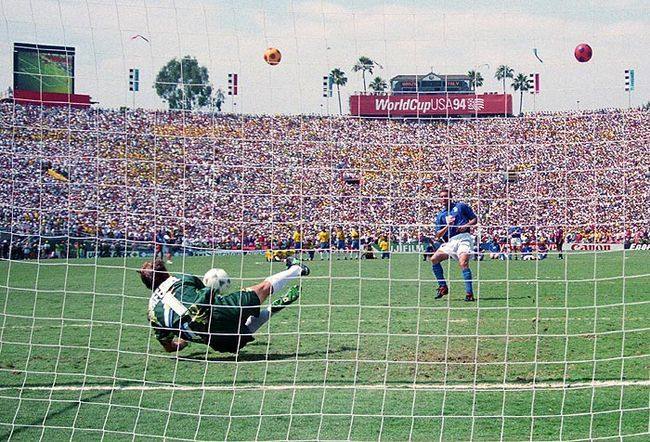 Taffarel diving during the penalty shootout at the 1994 World Cup final
