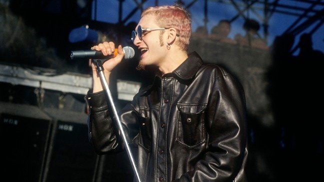 Layne Staley performing with Alice in Chains