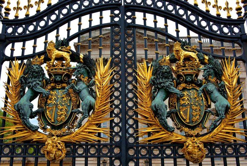 The royal crest on the gates of Buckingham Palace that Michael Fagan climbed