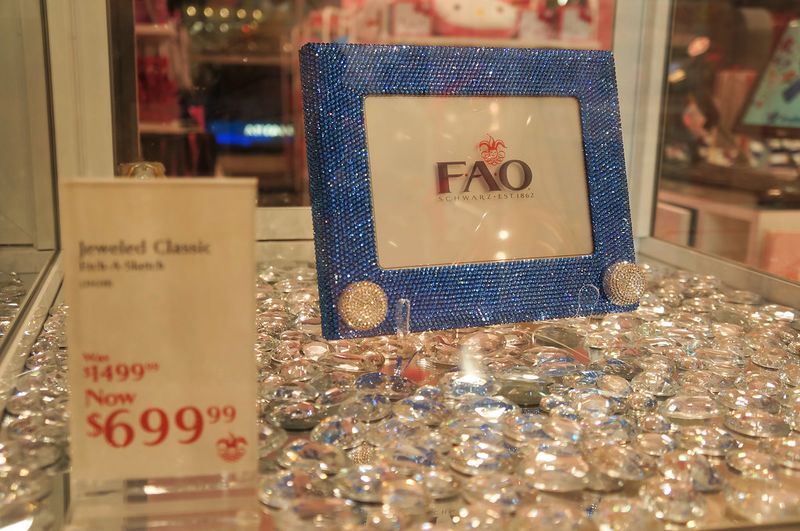 FAO Schwarz jeweled classic Etch A Sketch collectible