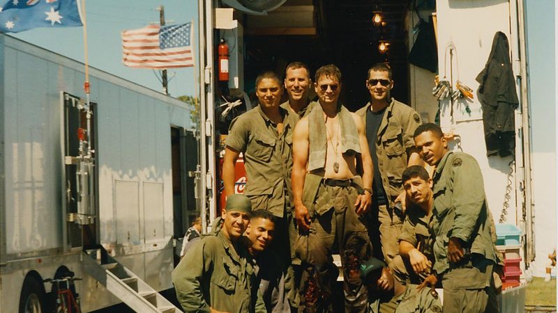 Forrest Gump 1994 cast in combat fatigues on set