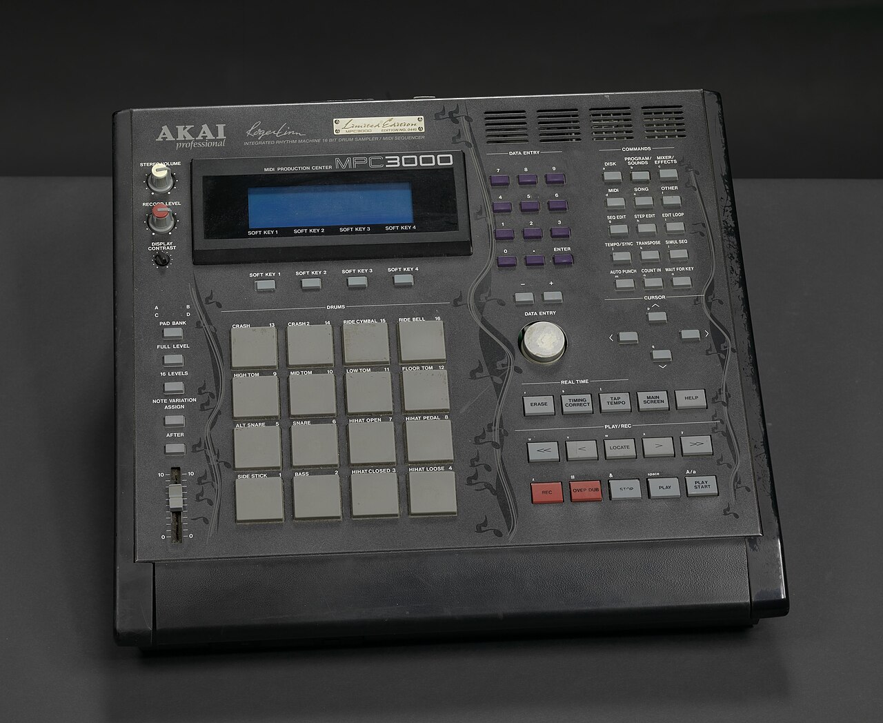 Akai MPC3000 sampler