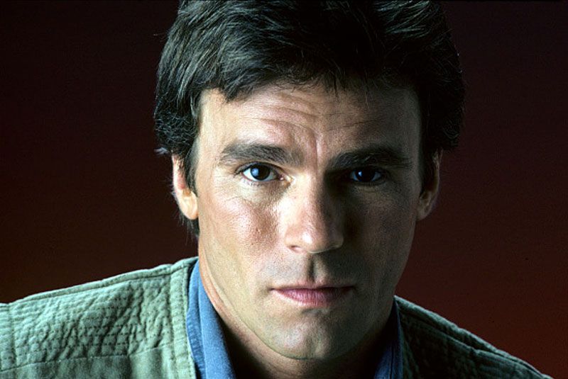 Richard Dean Anderson as MacGyver in a 1985 promotional portrait