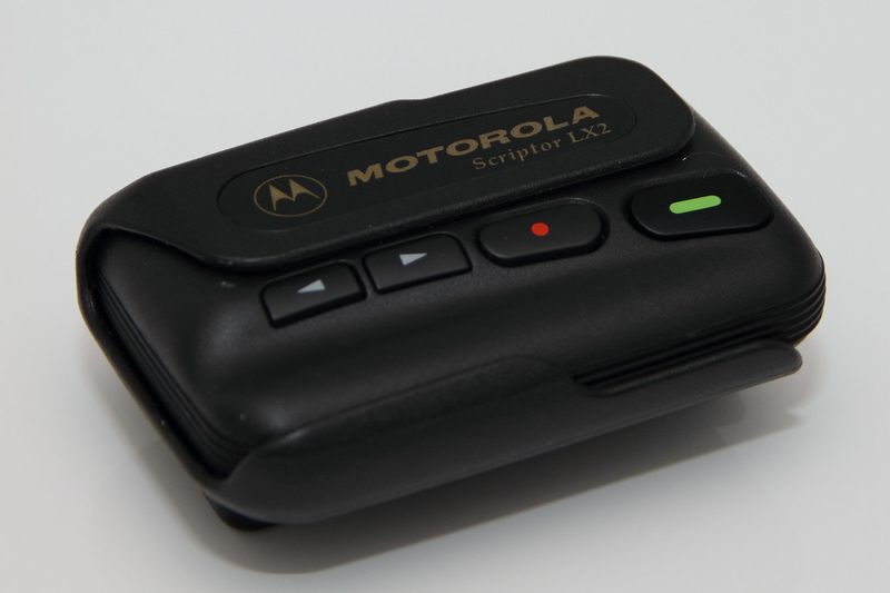 Motorola Scriptor LX2 pager, a common 90s beeper