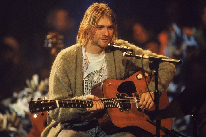 Nirvana performing MTV Unplugged 1993