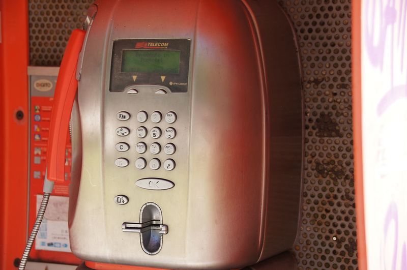 Payphone keypad used to return a page and send pager codes