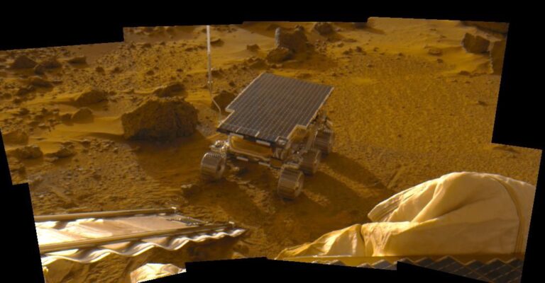 Sojourner rover on Mars after its July 4, 1997 landing