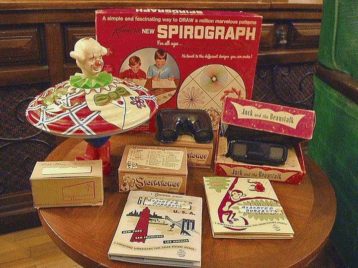 Vintage View-Master reels and stereo viewer among 1960s toys