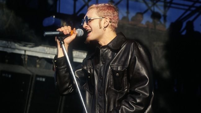 Layne Staley Alice in Chains grunge live performance 1990s concert