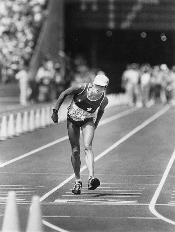 Gabriela Andersen-Schiess staggering to finish at 1984 Olympic marathon