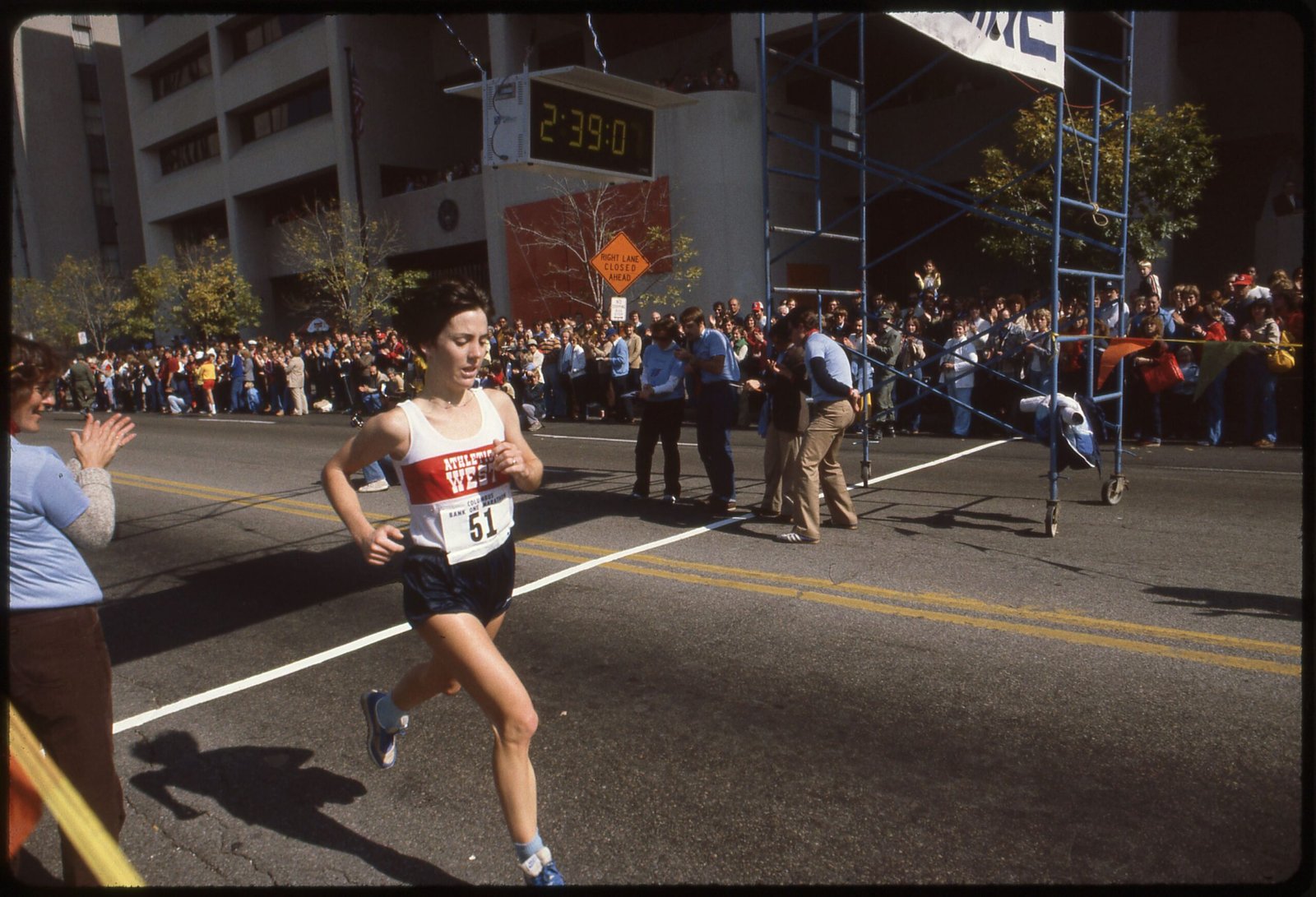 Joan Benoit running the 1981 Columbus Bank One Marathon