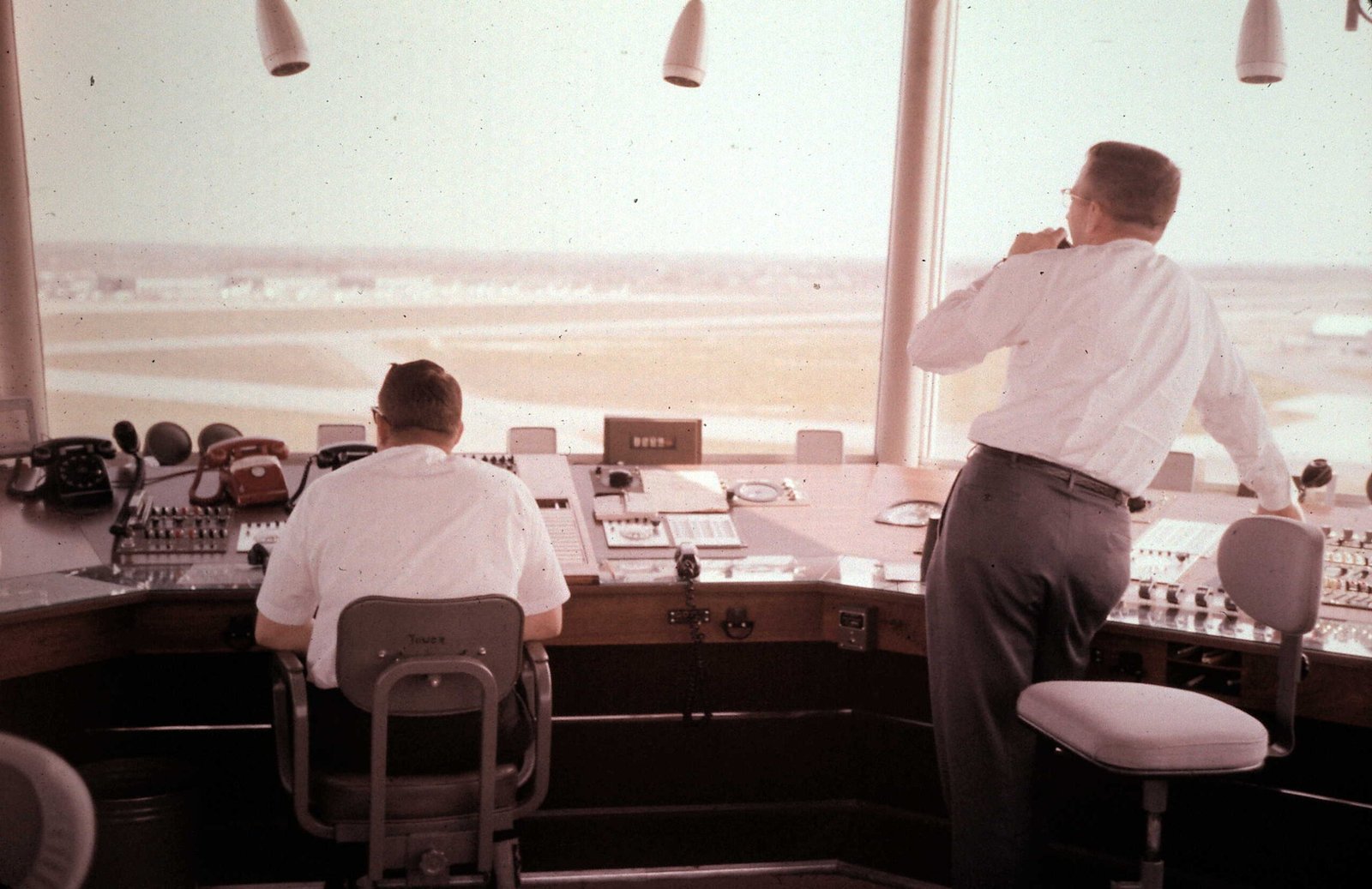 Air traffic control operations during the PATCO strike recovery, 1981
