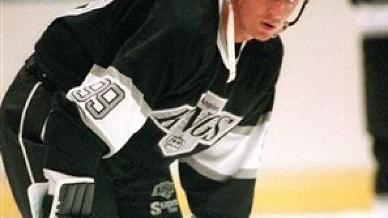 Wayne Gretzky playing for the LA Kings at the Great Western Forum in Inglewood, 1988