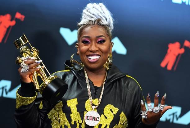 Rapper Missy Elliott poses in the press room with 'The Video Vanguard Award' during the 2019 MTV Video Music Awards at the Pr