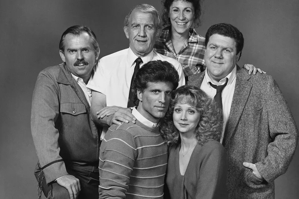 The original 1982 cast of Cheers: George Wendt, Nicholas Colasanto, Rhea Perlman, Ted Danson, Shelley Long, and John Ratzenberger