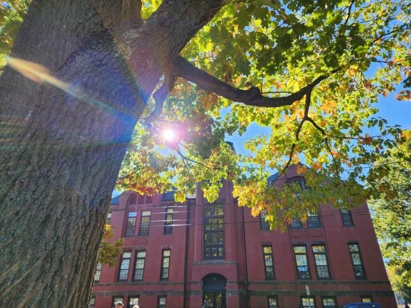 Real Salem, Massachusetts school building used as a Hocus Pocus 1993 filming location