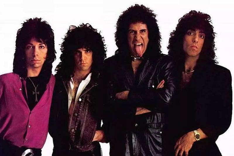 KISS Lick It Up 1983 album cover photo shoot without makeup