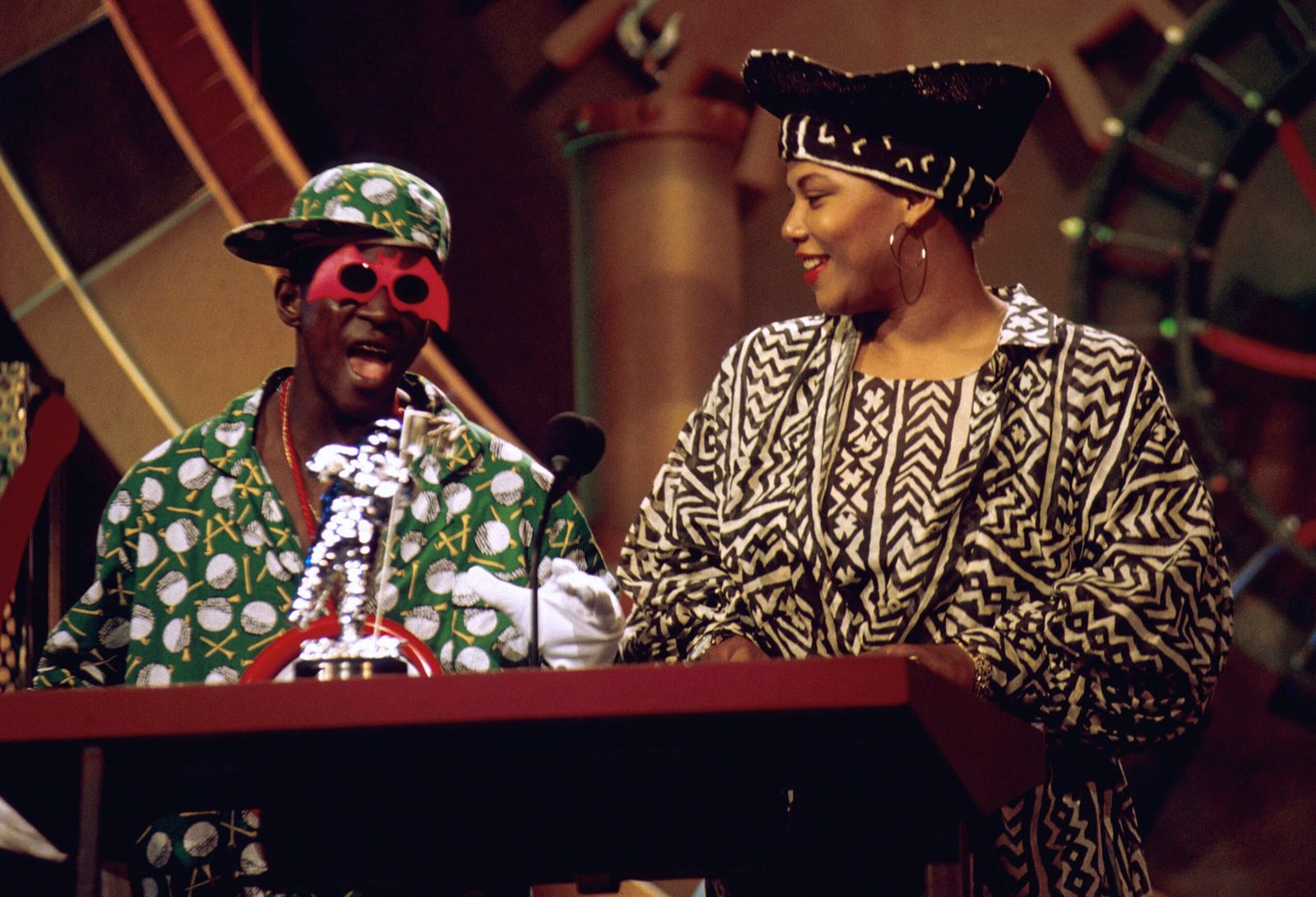 Flavor Flav and Queen Latifah announce a winner at the 1990 MTV Video Music Awards in Los Angeles. (Photo by Frank Micelotta/